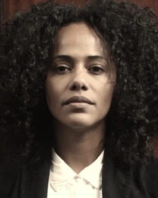 Naruna Costa — Rosa